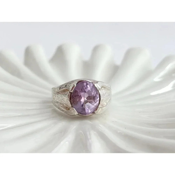 Amethyst Oval Cut Vintage Gemstone Sterling Silver Textured Ring - sz 8 - Picture 7 of 10